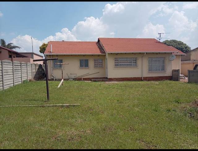 3 BEDROOM HOUSE FOR SALE IN LEONDALE
